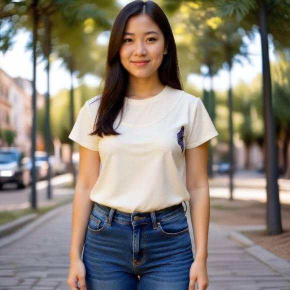 100% SILK Eileen Fisher Cream Top with Purple Butterfly Accent - Picture 1 of 10